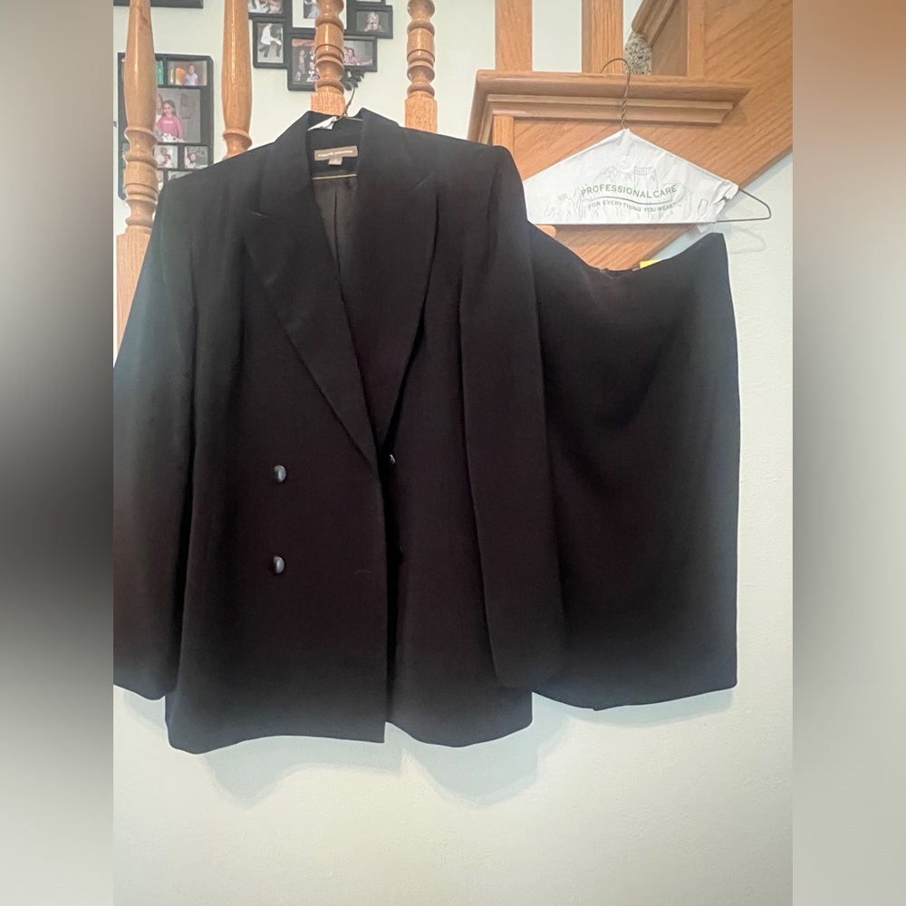 Valerie Stevens 2-piece Suit (10)